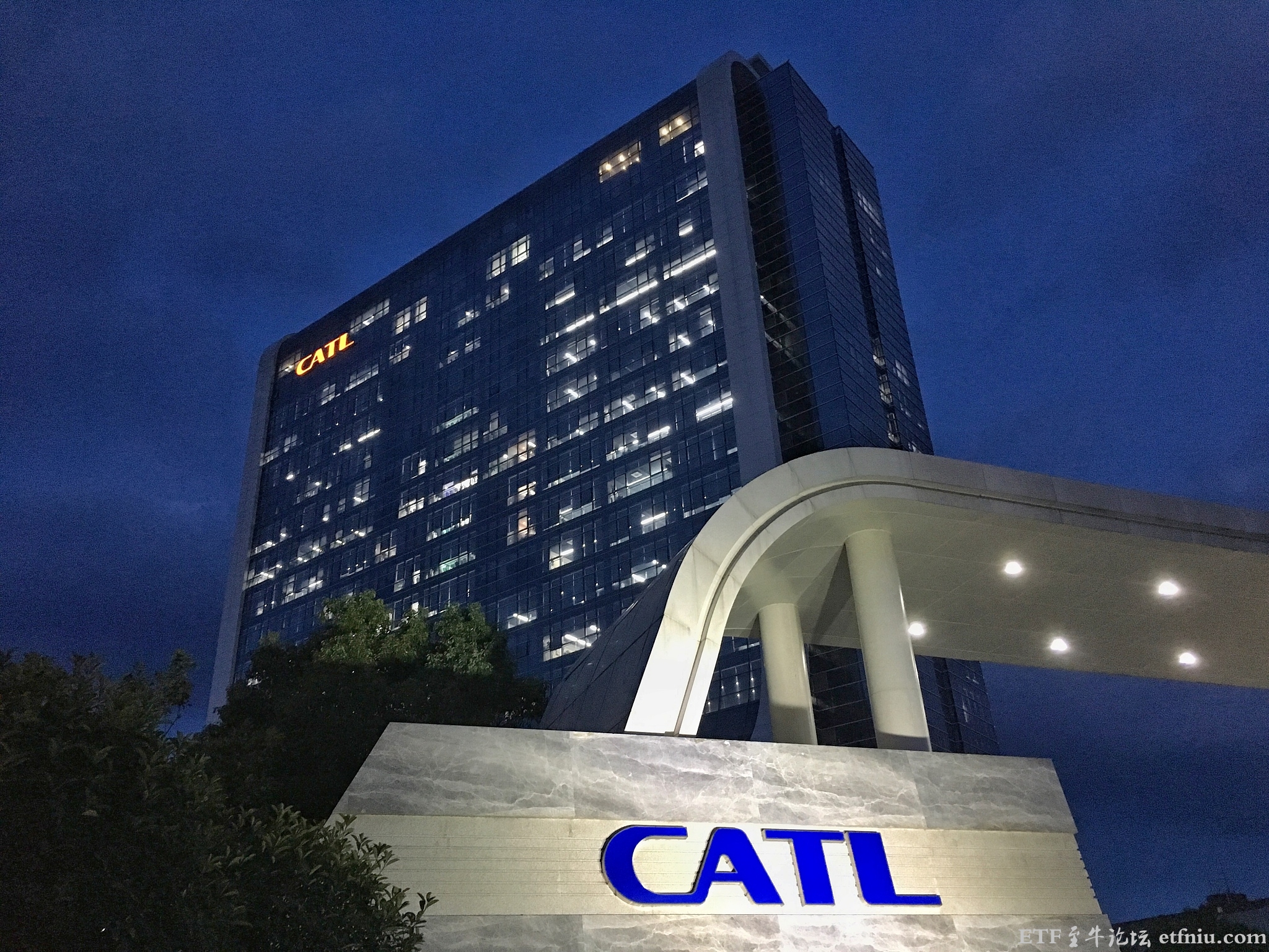 宁德时代361亿年度分红再创纪录